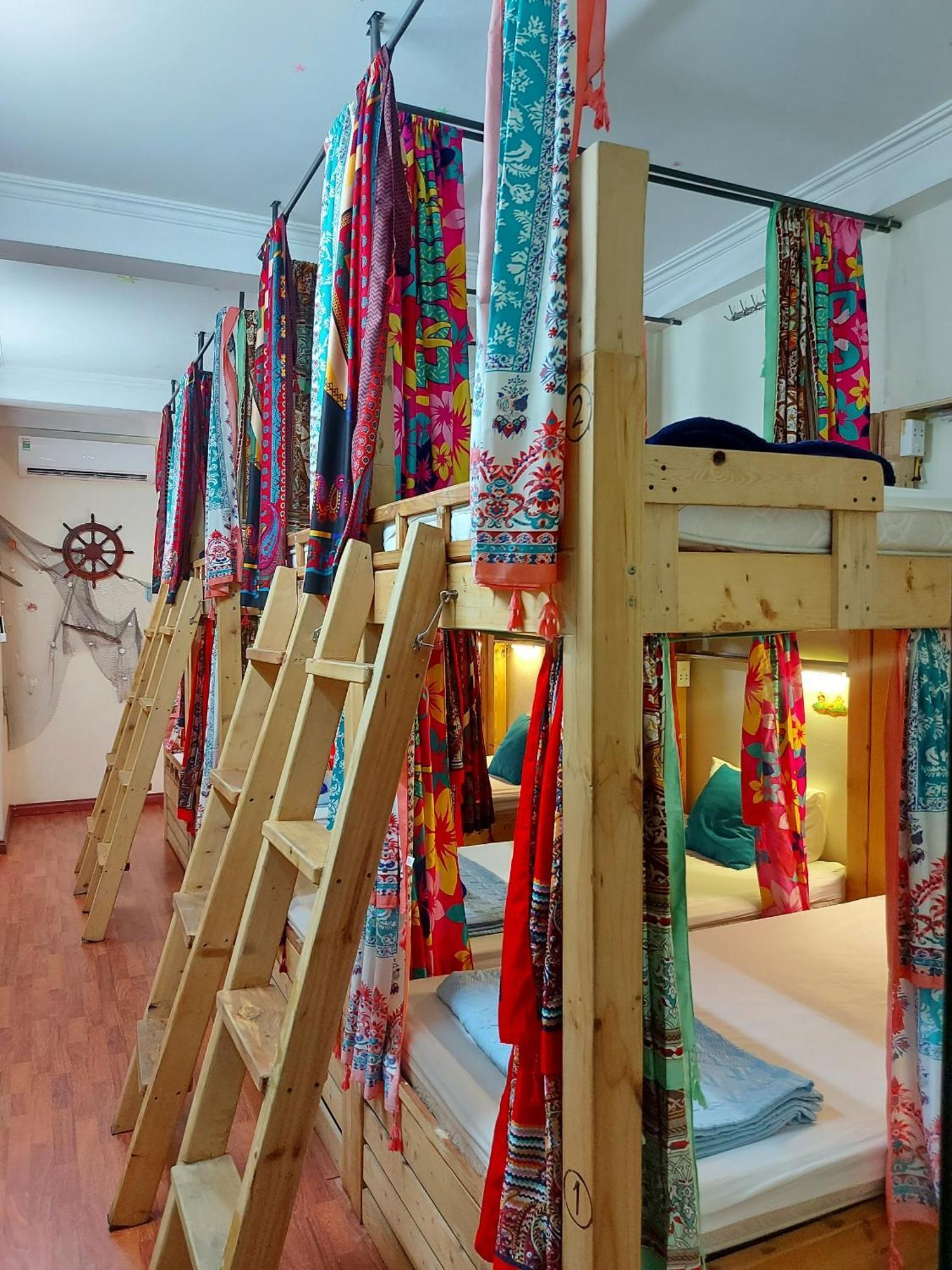 Halo Bay Homestay Ha Long Buitenkant foto