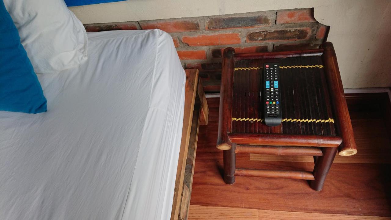 Halo Bay Homestay Ha Long Buitenkant foto